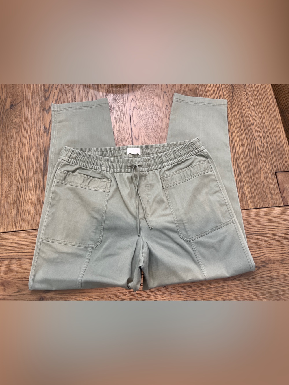 Like New! Women’s Loft Outlet Olive Green Drawstring Utility Pants - Large